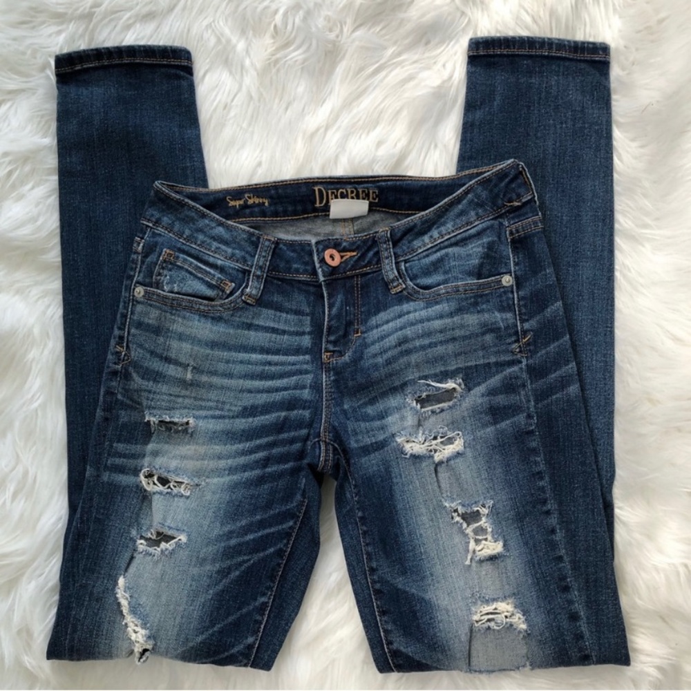 Decree Distructed Super Skinny Jeans